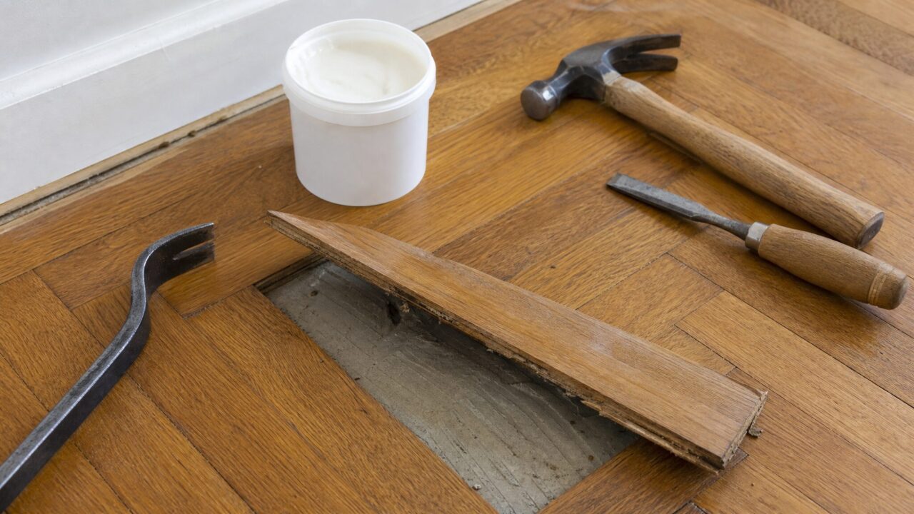remplacer une latte de parquet